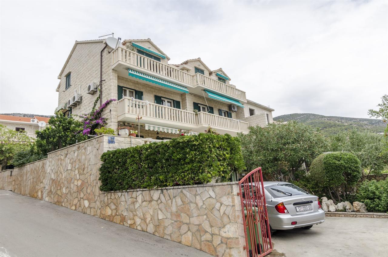 Apartments Simon โบล ภายนอก รูปภาพ